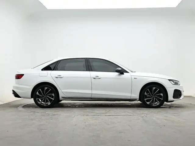 Audi A4L — Фото автомобиля 5