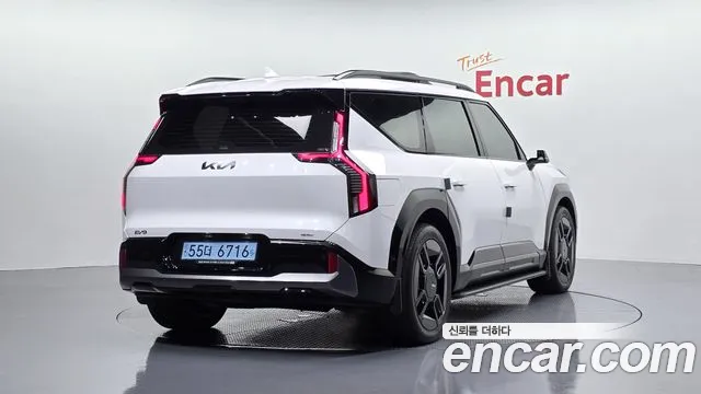 Kia EV9 — Фото автомобиля 2