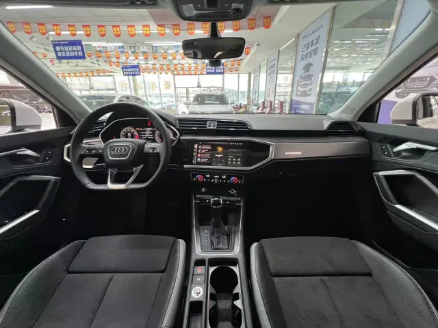 Audi Q3 — Фото автомобиля 9