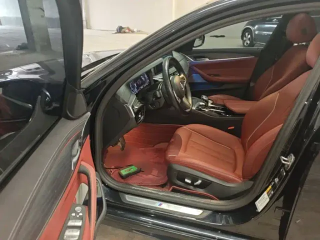 BMW 5 Series — Фото автомобиля 15