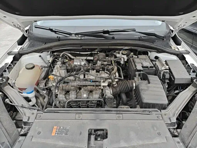 Roewe i5 — Фото автомобиля 19