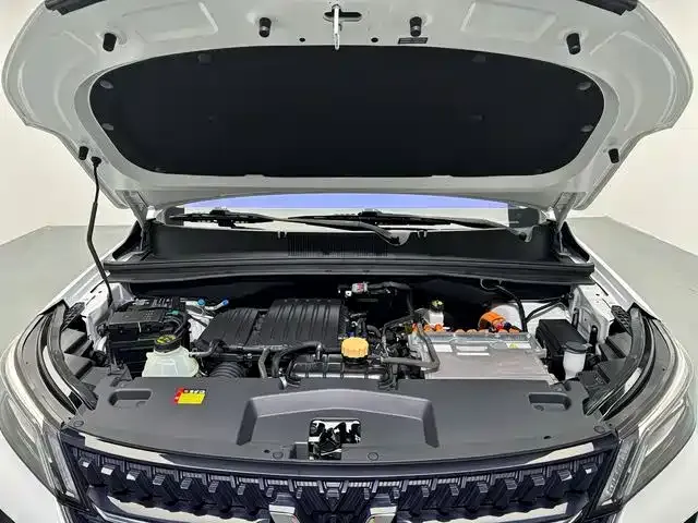 Wuling Asta — Фото автомобиля 12