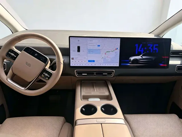 Li Auto MEGA — Фото автомобиля 5