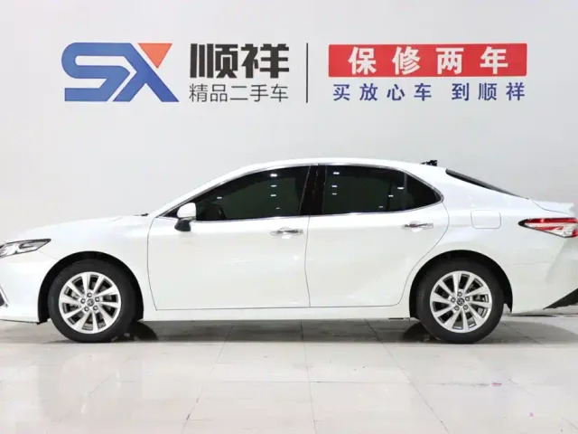 Toyota Camry — Фото автомобиля 6
