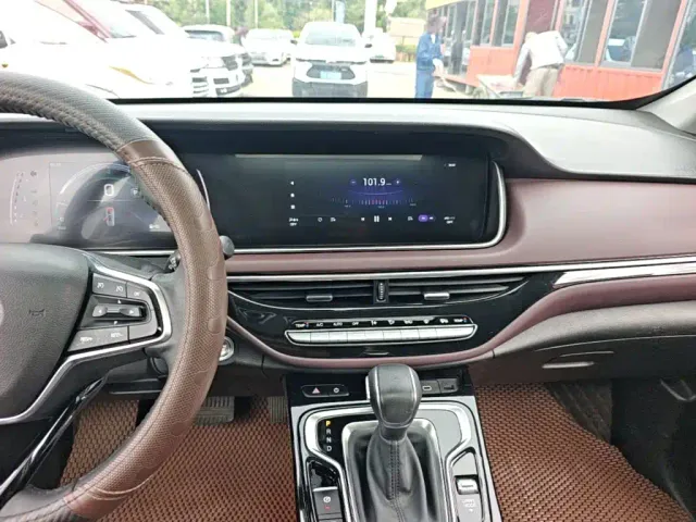 GAC Trumpchi M6 — Фото автомобиля 12