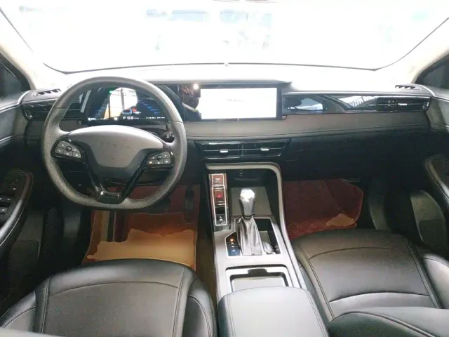 Roewe i5 — Фото автомобиля 9