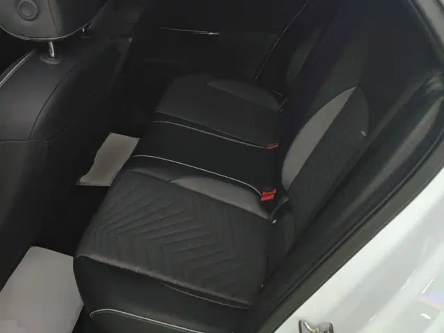 Volkswagen ID.3 — Фото автомобиля 16