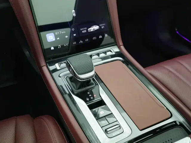 Hongqi H5 — Фото автомобиля 13