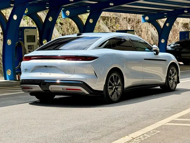 BYD Han L — Фото автомобиля 4