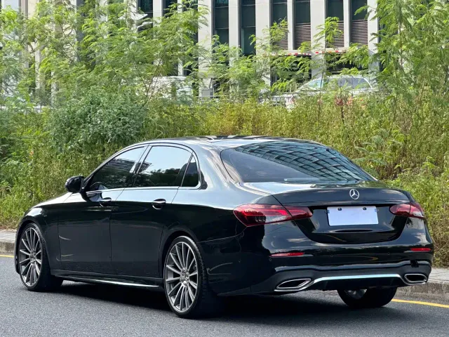 Mercedes-Benz E-Class — Фото автомобиля 15