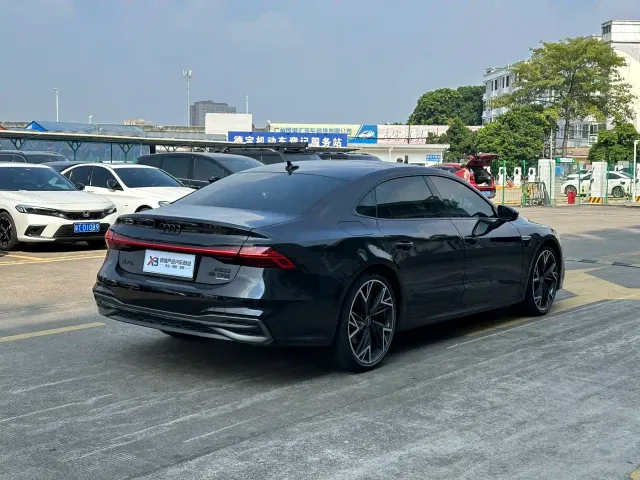 Audi A7L — Фото автомобиля 15