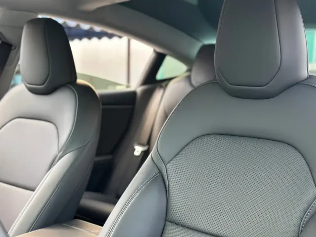 Tesla Model 3 — Фото автомобиля 6