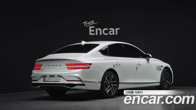 Genesis G80 Бензин 2.5 турбо 2WD — Фото автомобиля 2