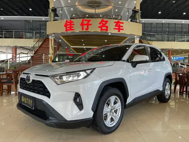 Фотография автомобиля — Toyota RAV4
