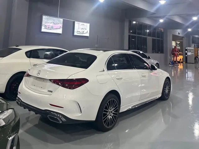 Mercedes-Benz C-Class — Фото автомобиля 4