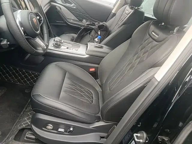 Hongqi HS7 PHEV — Фото автомобиля 14