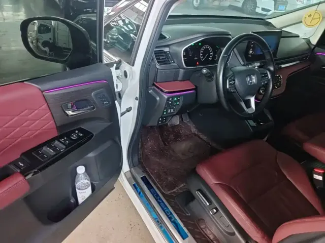 Honda Elysion — Фото автомобиля 11