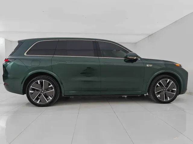 Li Auto L9 — Фото автомобиля 8