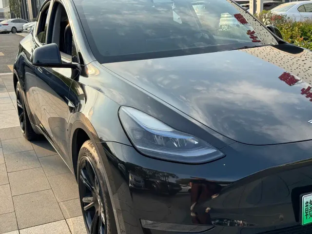 Tesla Model Y — Фото автомобиля 15