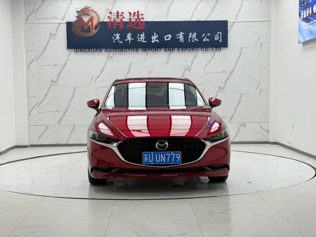 Mazda Axela — Фото автомобиля 2