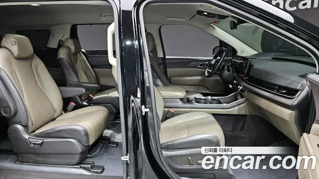 Kia Canival — Фото автомобиля 12