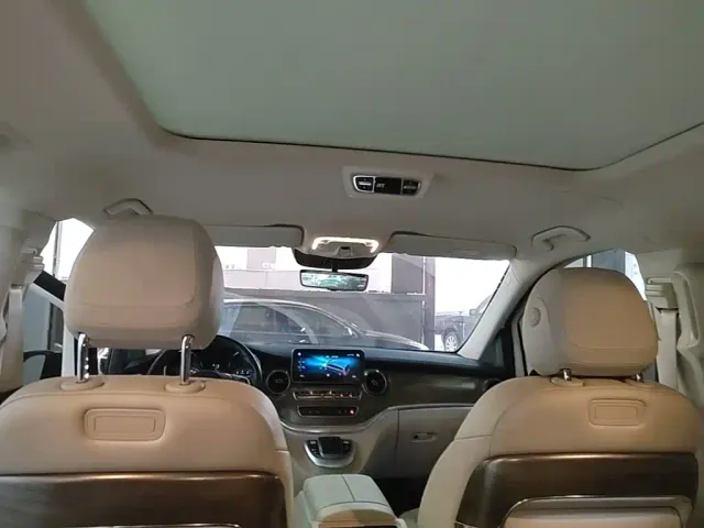 Mercedes-Benz V-Class — Фото автомобиля 24