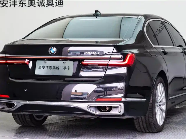 BMW 7 Series — Фото автомобиля 23