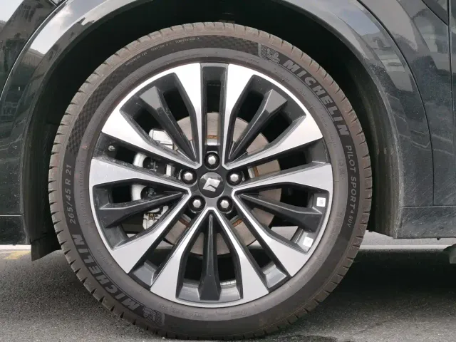 Huajing Baojun S — Фото автомобиля 9