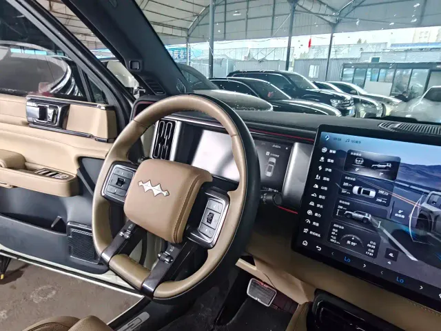 BYD FangChengBao Leopard 5 — Фото автомобиля 10