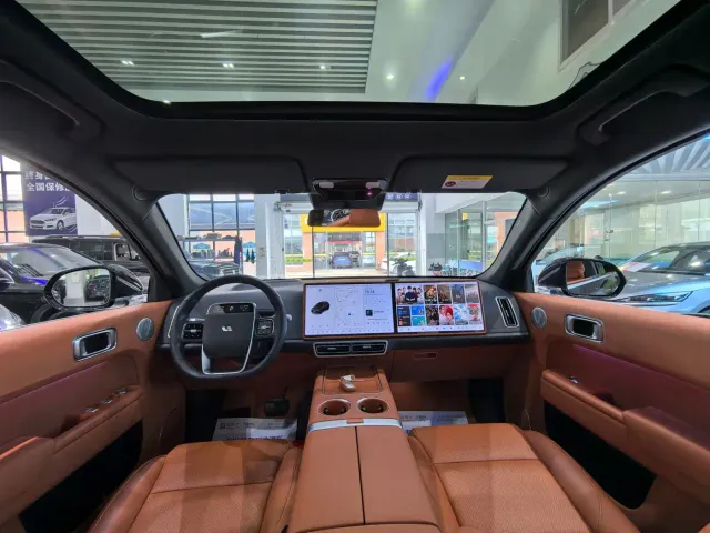 Li Auto L7 — Фото автомобиля 13