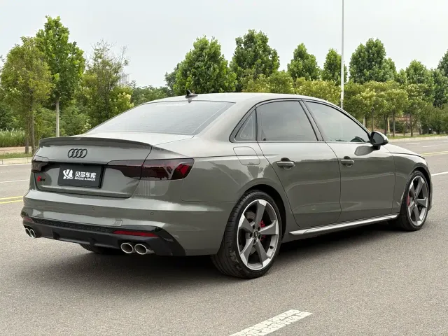 Audi S4 — Фото автомобиля 7
