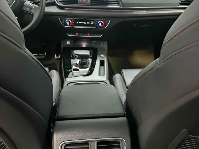 Audi Q5L — Фото автомобиля 11