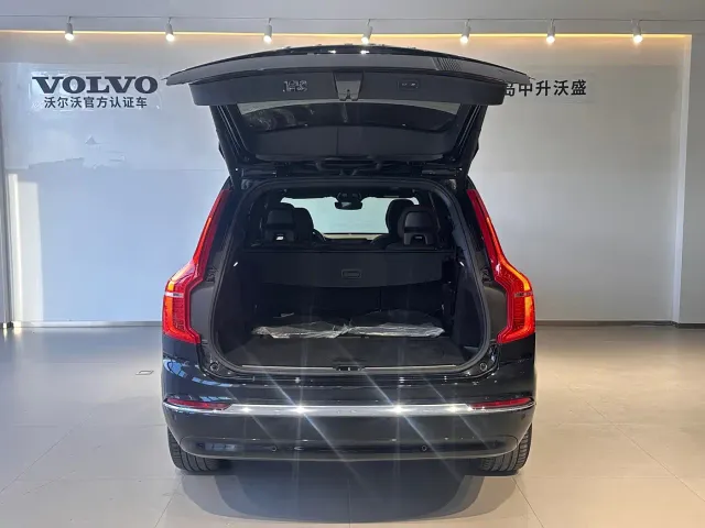 Volvo XC90 — Фото автомобиля 6