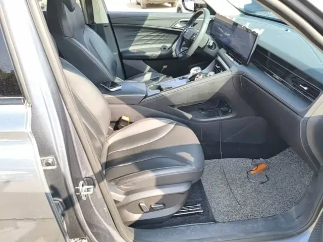 Roewe RX5 — Фото автомобиля 24