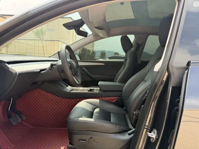 Tesla Model Y — Фото автомобиля 5