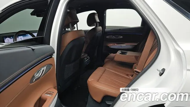 Genesis GV70 2.5T Бензин 2WD — Фото автомобиля 23