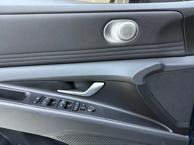Hyundai Elantra — Фото автомобиля 12