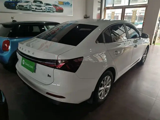 Roewe i5 — Фото автомобиля 6