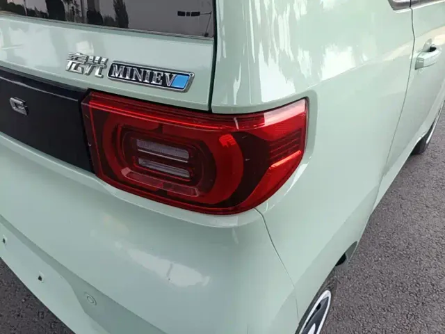 Wuling Hongguang Mini EV — Фото автомобиля 7