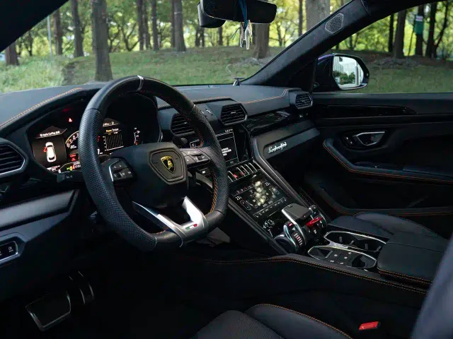 Lamborghini Urus — Фото автомобиля 5