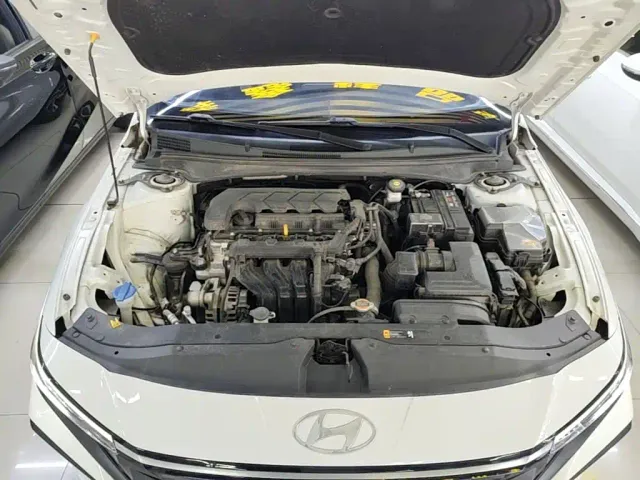 Hyundai Elantra — Фото автомобиля 19