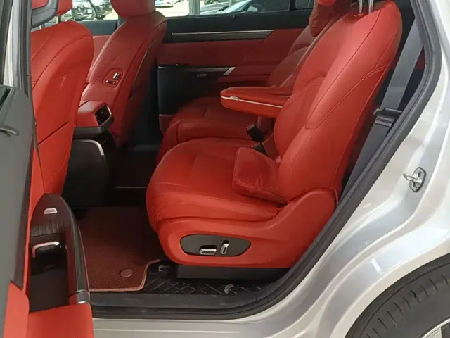Dongfeng Yipai eπ008 2024 210Max Range Extender 6-Seater — Фото автомобиля 16