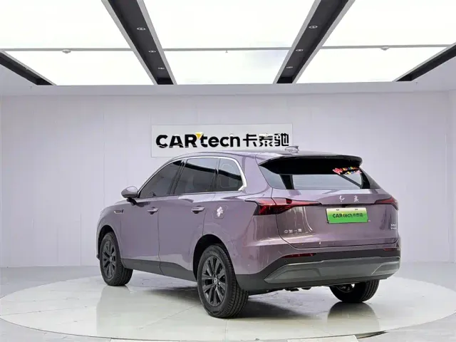 Hongqi HS6 PHEV — Фото автомобиля 3