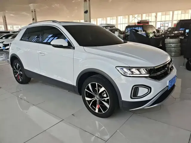 Volkswagen T-Roc — Фото автомобиля 2