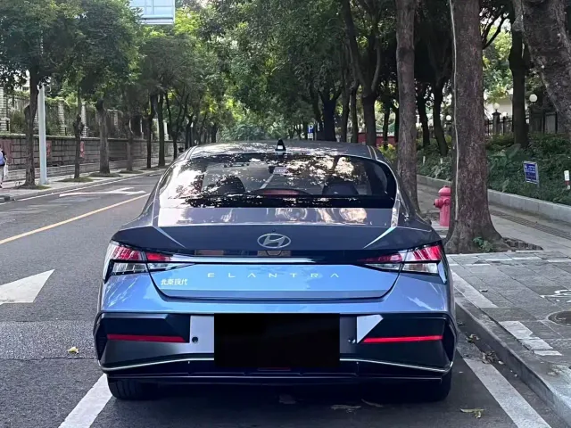 Hyundai Elantra — Фото автомобиля 18