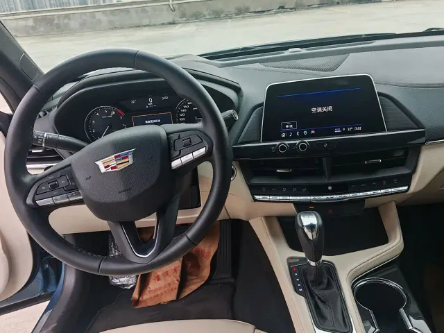 Cadillac CT4 — Фото автомобиля 11