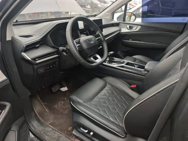 Wuling Jiachen — Фото автомобиля 11