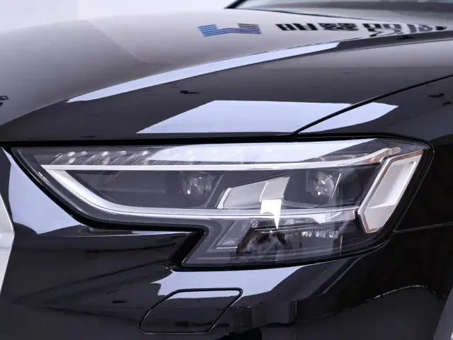 Audi A8 — Фото автомобиля 4