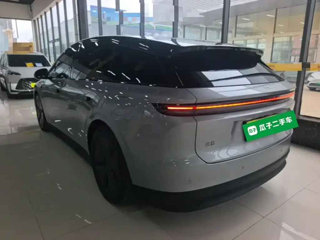 Li Auto Li Auto i6 2025 2WD Base Model — Фото автомобиля 4