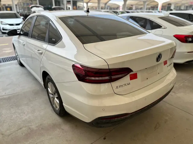 Volkswagen Lavida — Фото автомобиля 10